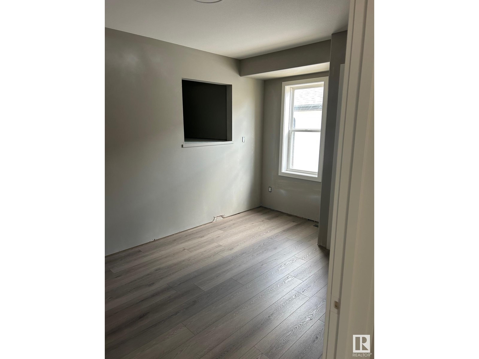 Photo 6 of 7413 44 Av, Camrose AB