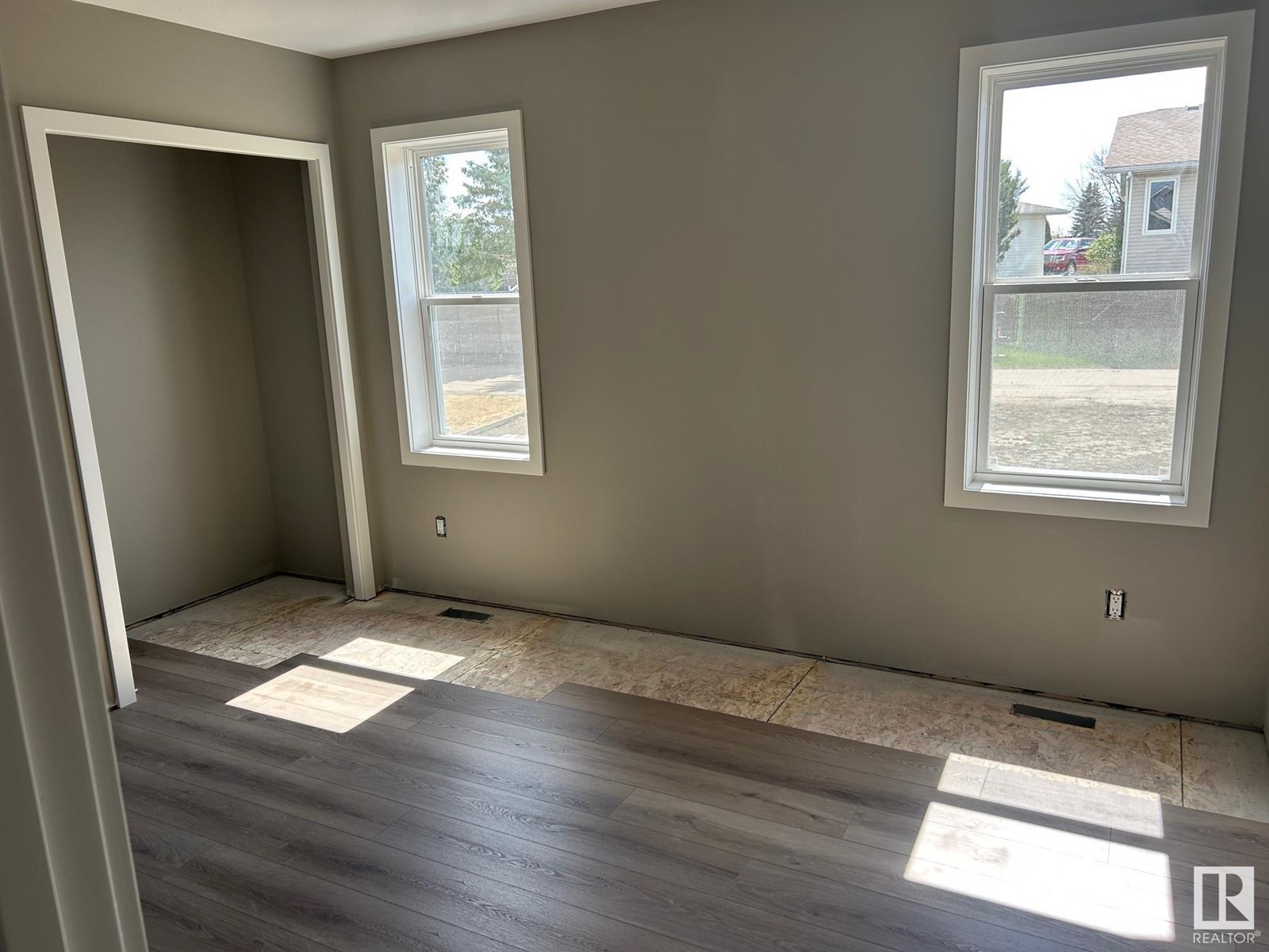 Photo 5 of 7413 44 Av, Camrose AB