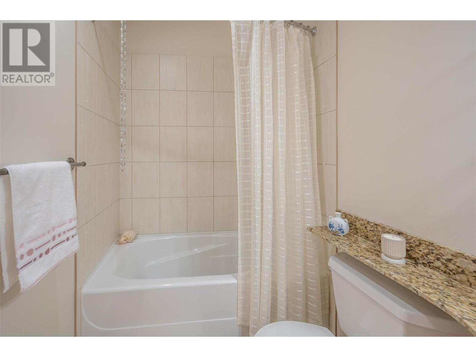 406 3301 Skaha Lake Road, Penticton