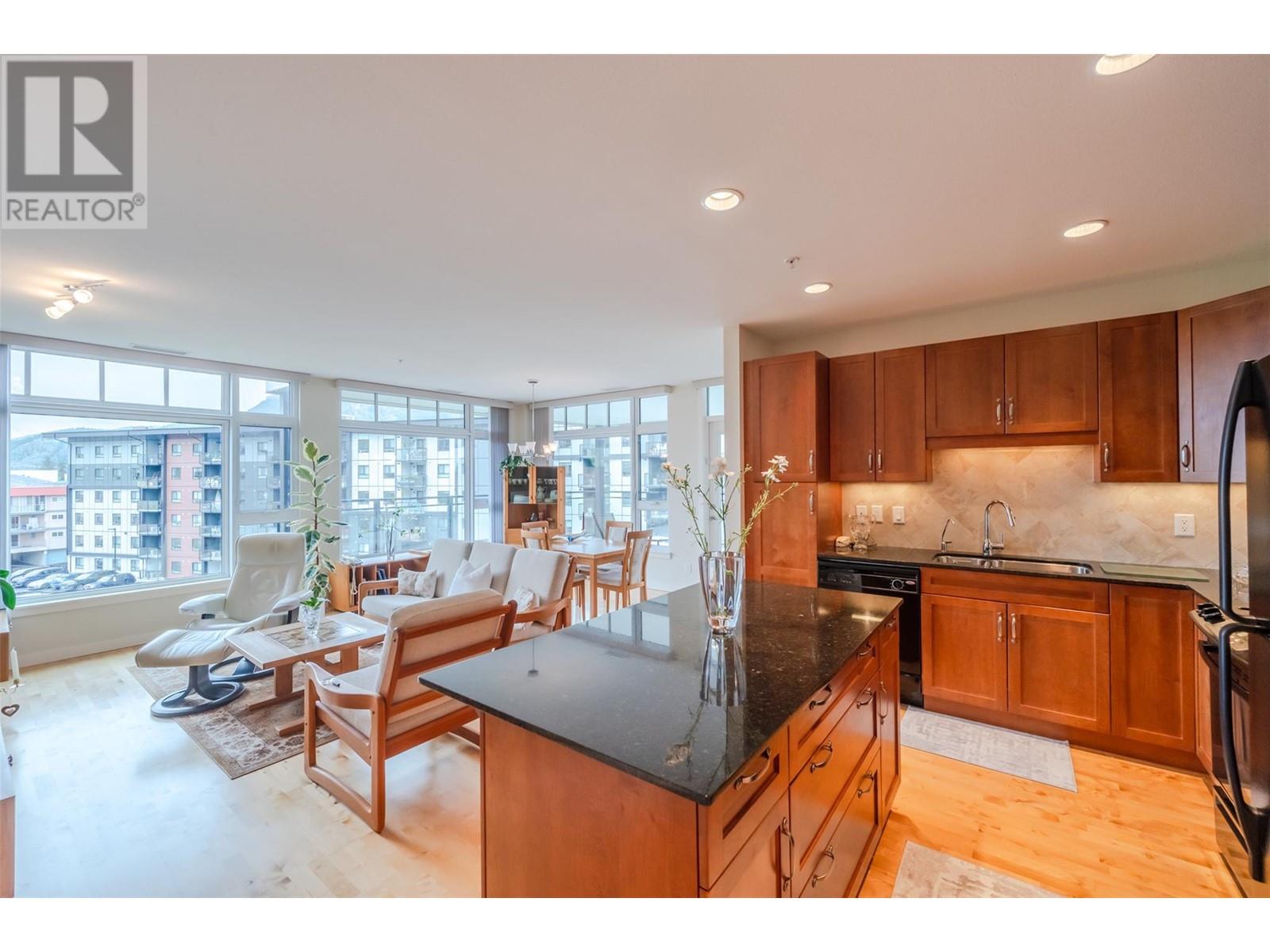 406 3301 Skaha Lake Road, Penticton