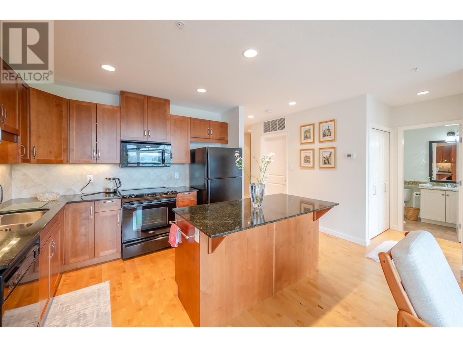 406 3301 Skaha Lake Road, Penticton