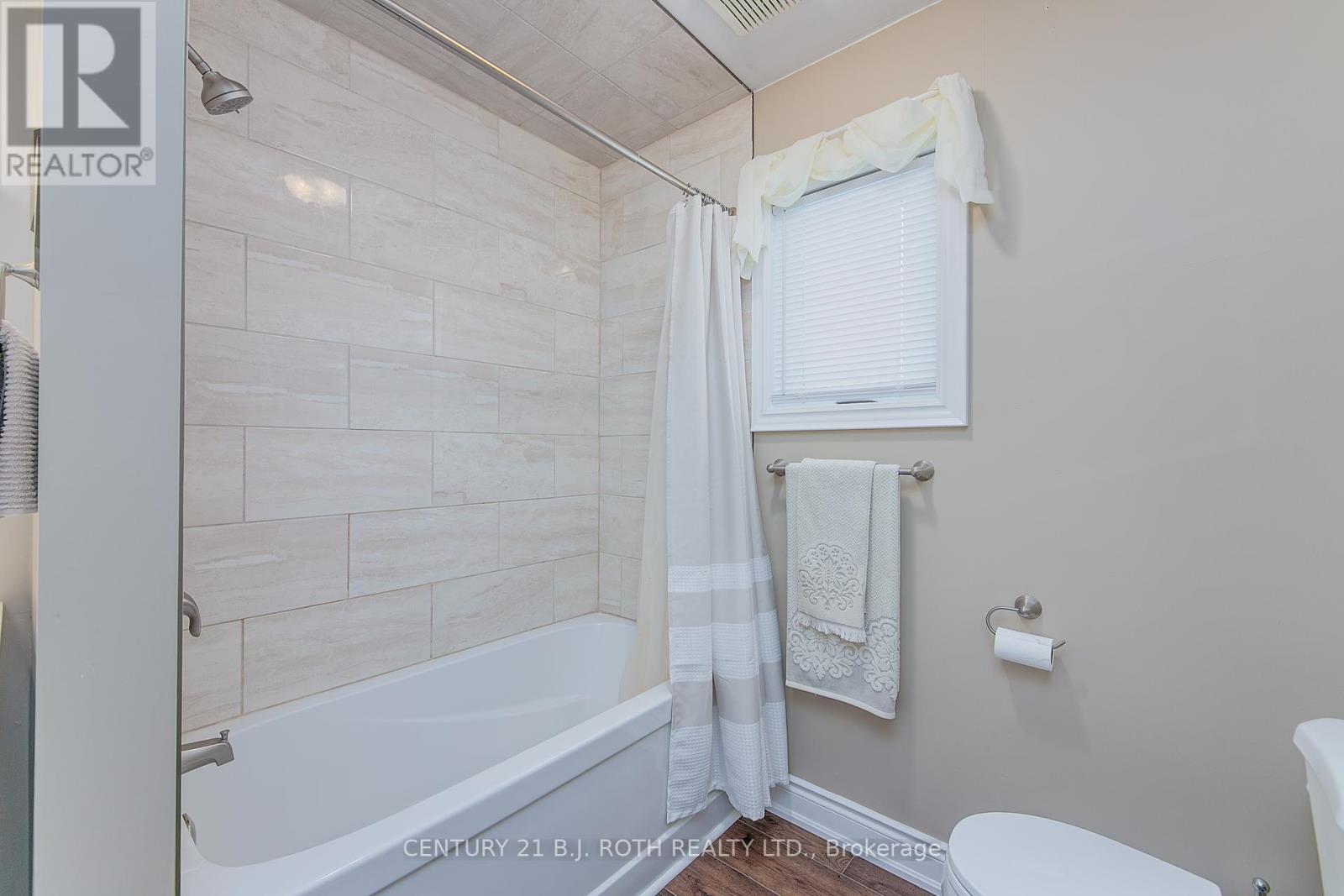 Photo 31 of 239 Centre Street, Essa ON