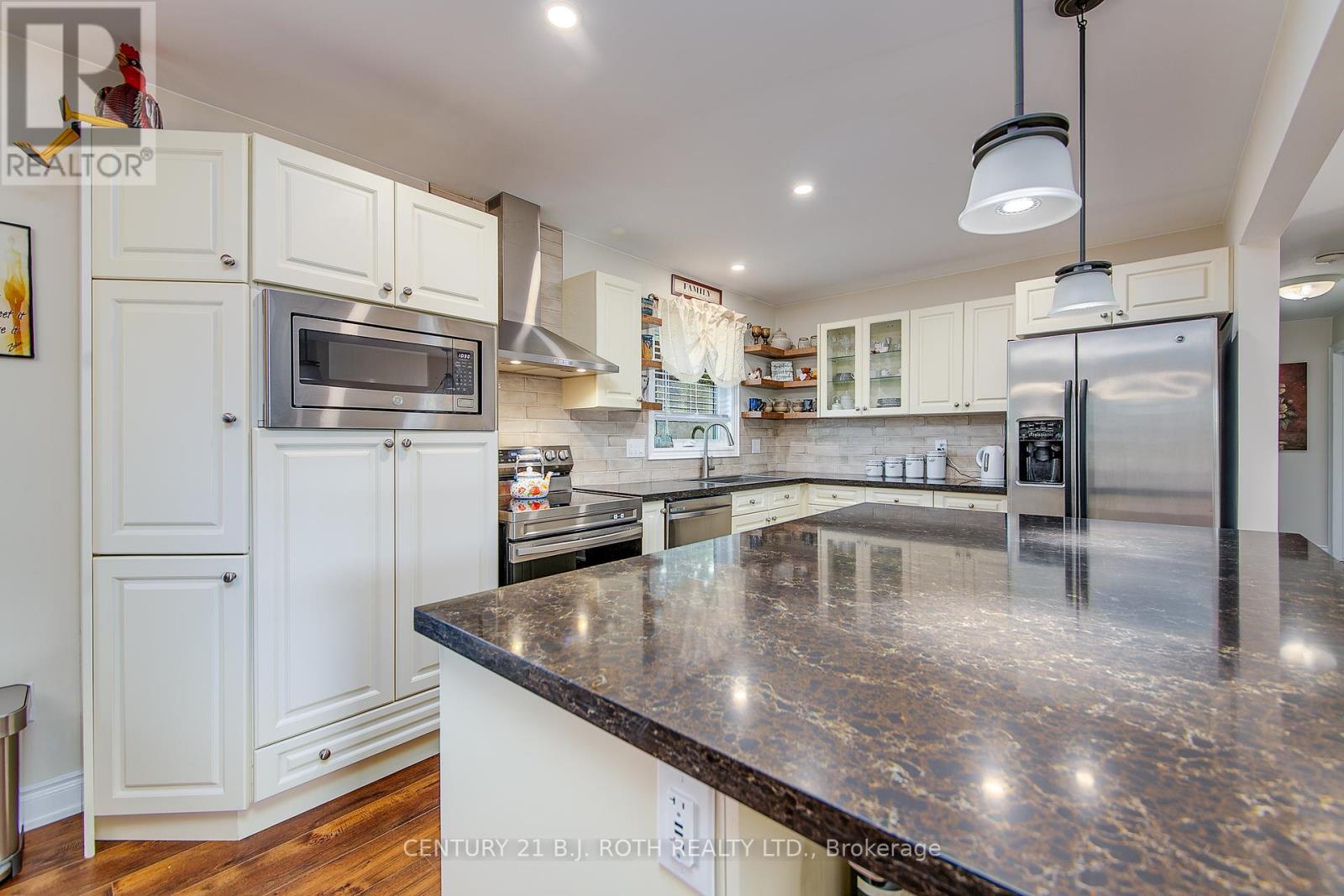 Photo 8 of 239 Centre Street, Essa ON