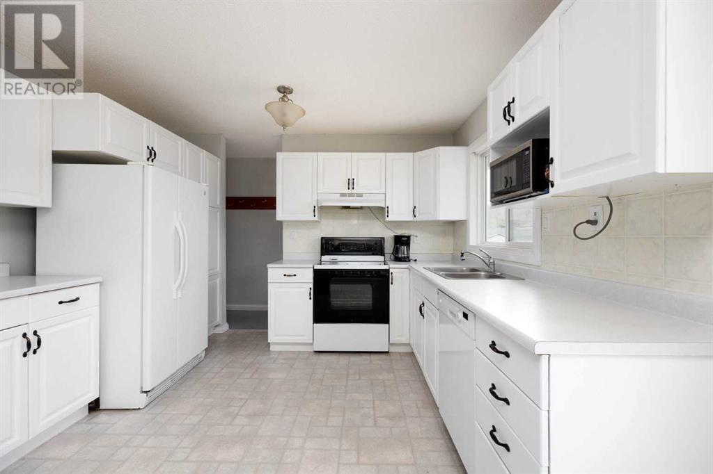 44 CENTENNIAL Drive, Fort McMurray, Alberta