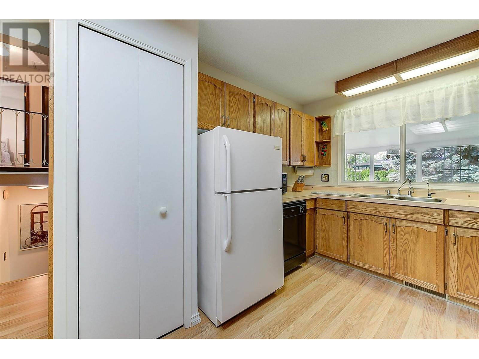 Photo 13 of 780 Dundee Road, Kelowna BC