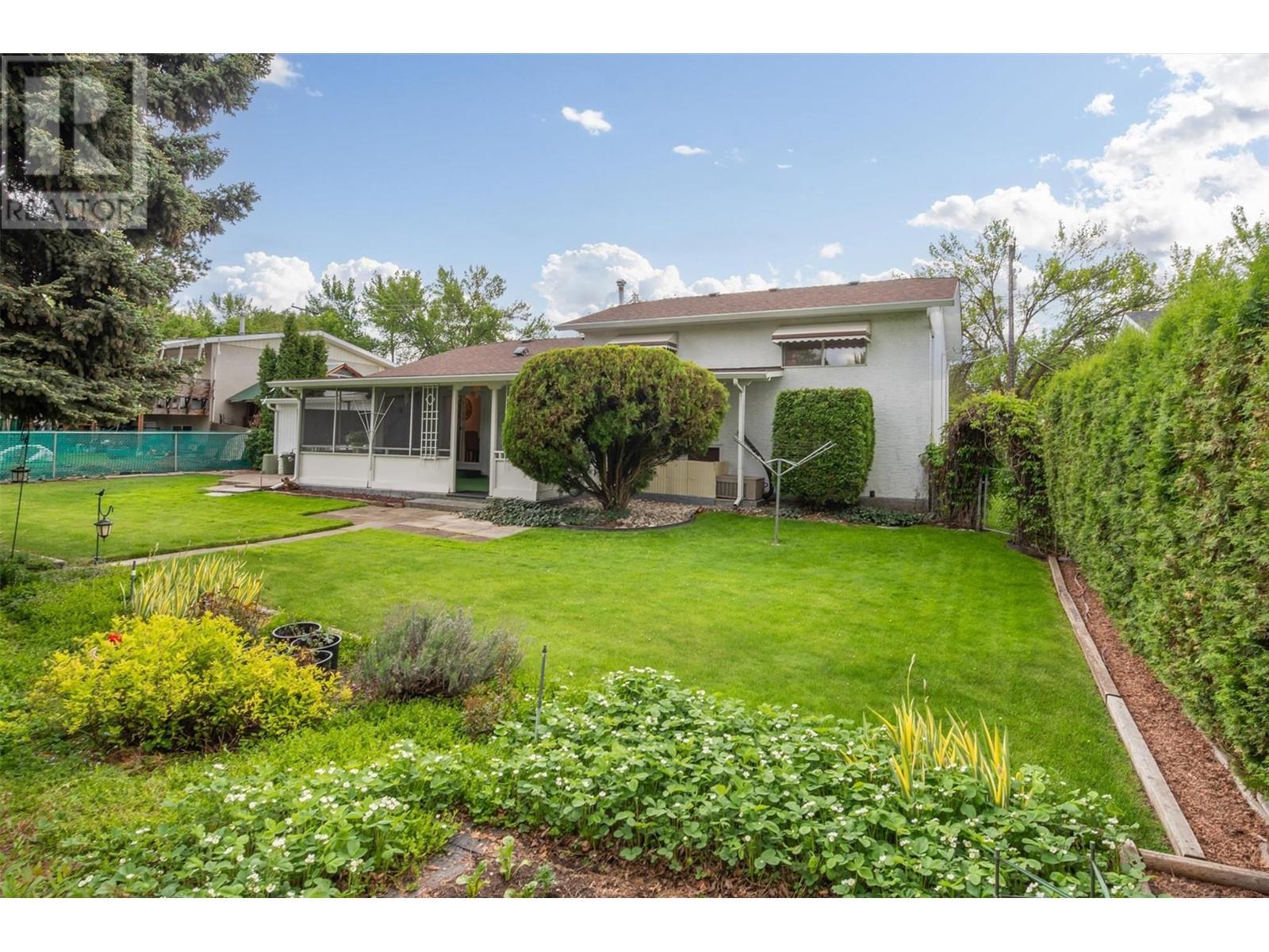Photo 12 of 780 Dundee Road, Kelowna BC