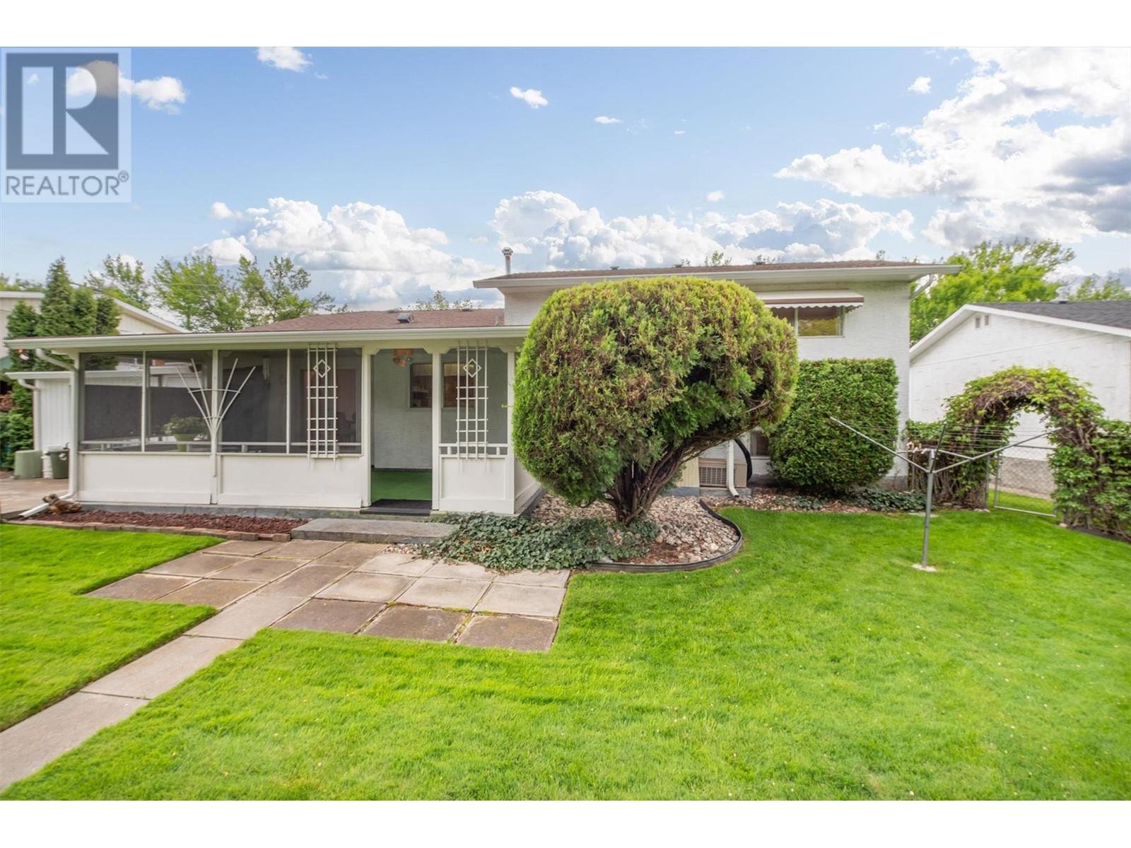 Photo 9 of 780 Dundee Road, Kelowna BC