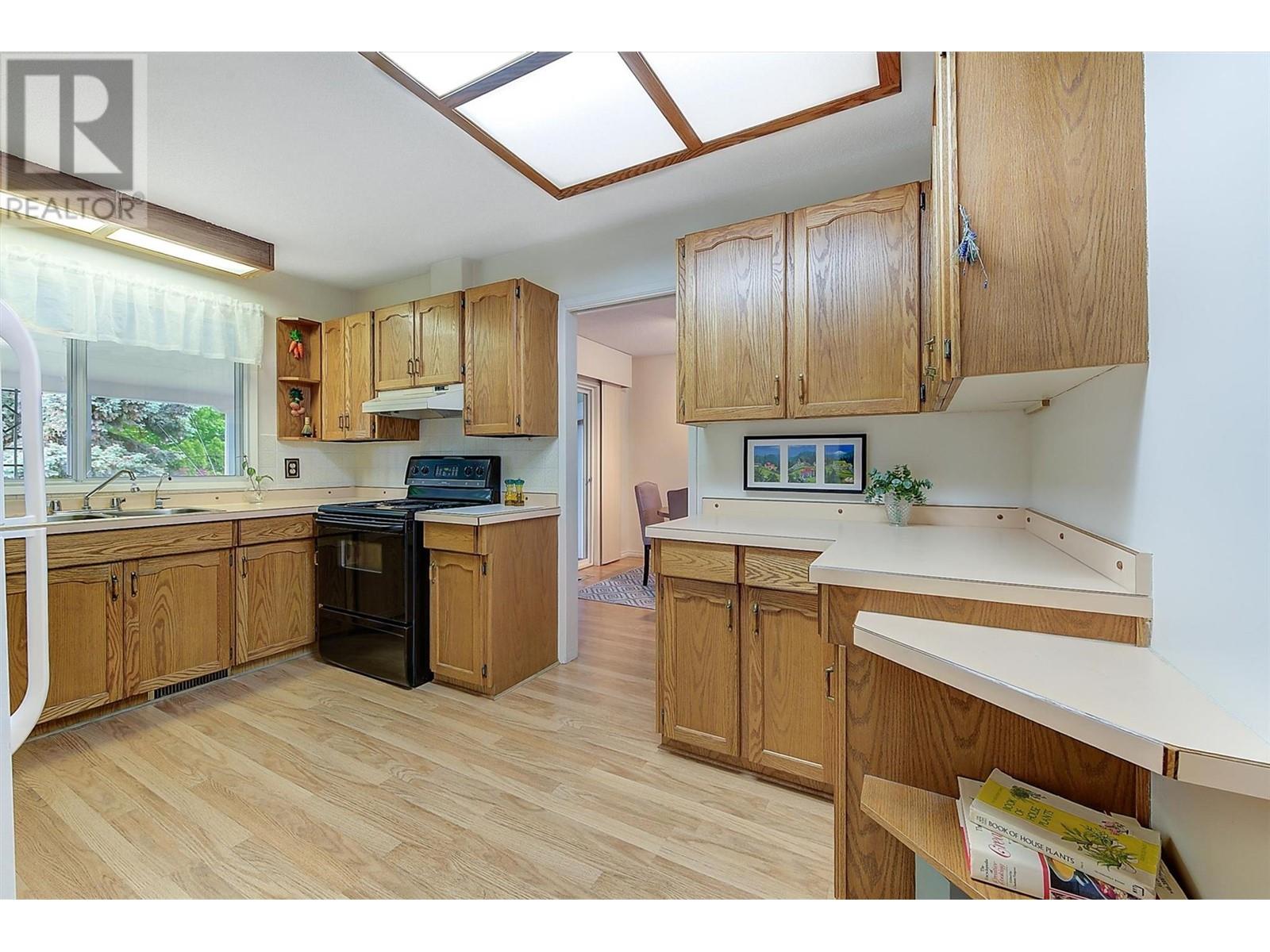 Photo 18 of 780 Dundee Road, Kelowna BC
