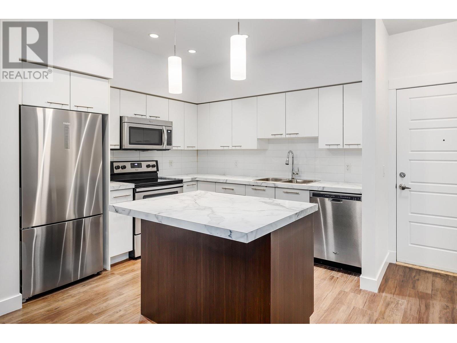 214 975 Academy Way, Kelowna