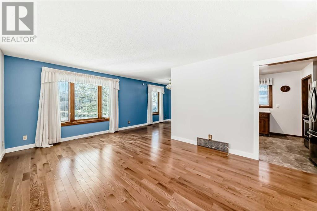 Single Family House Bungalow for Sale in   Street NE Temple Calgary 