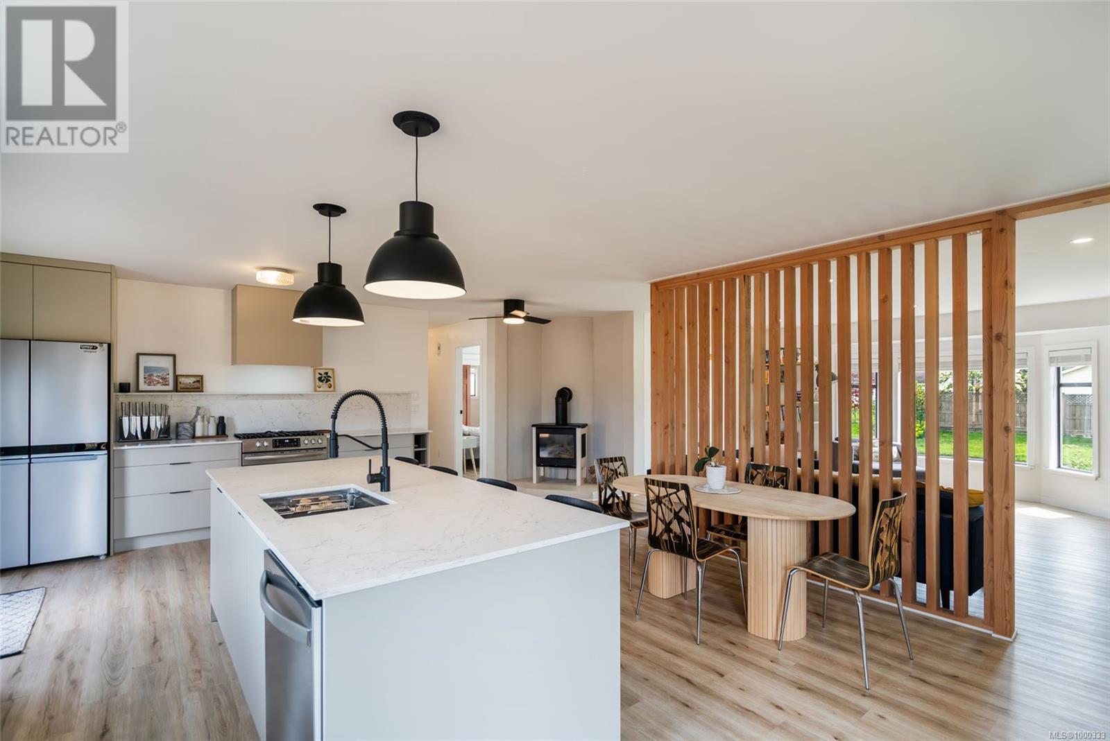 747 Camas Way, Parksville