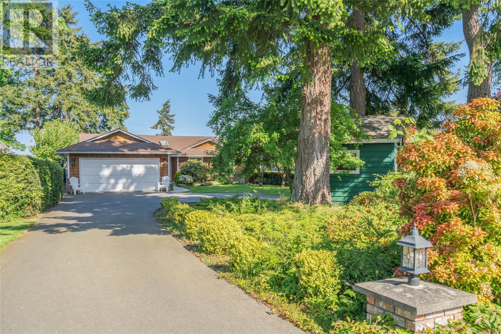 428 Dogwood St N, Parksville real estate listing 999833