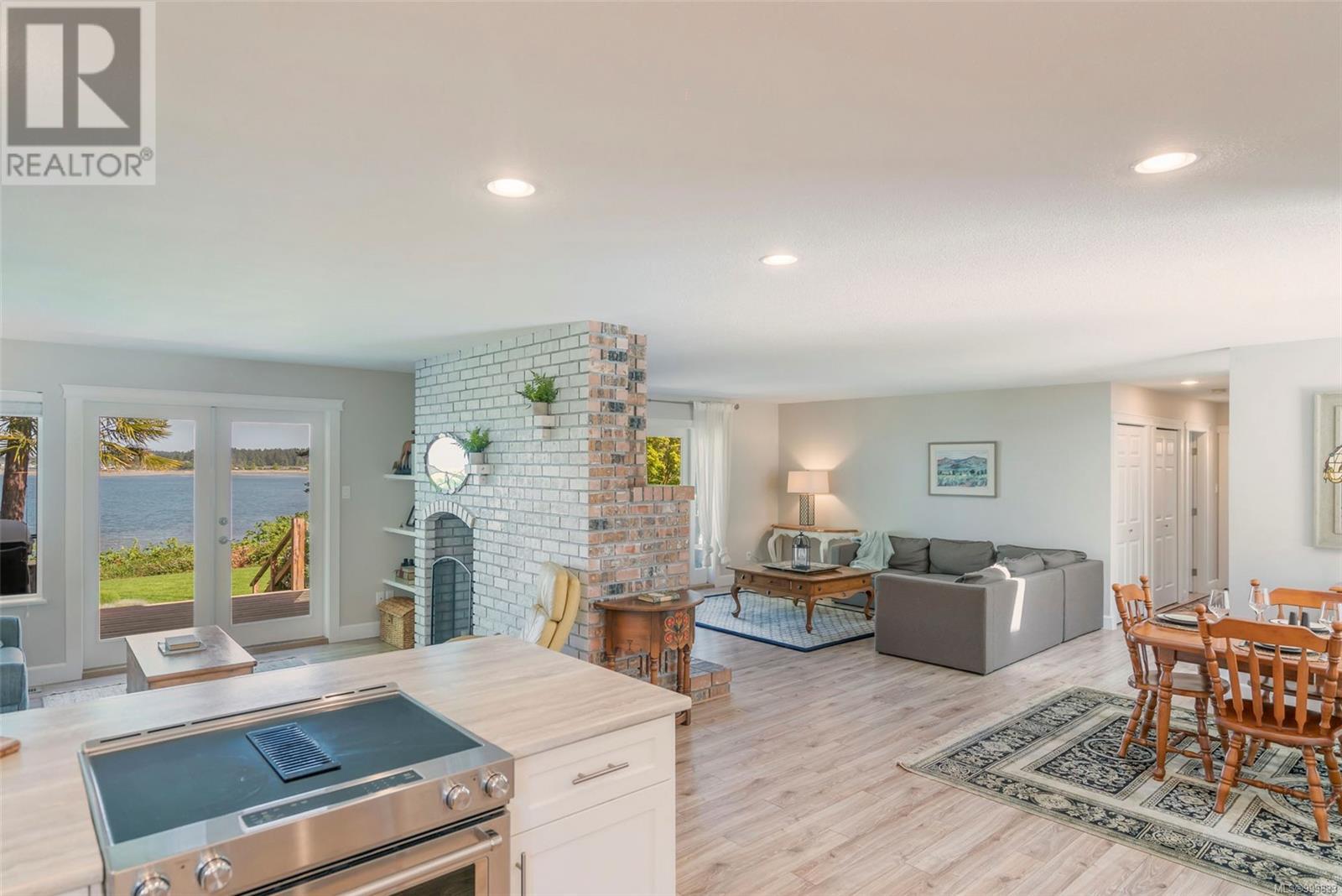 428 Dogwood St N, Parksville real estate listing 999833