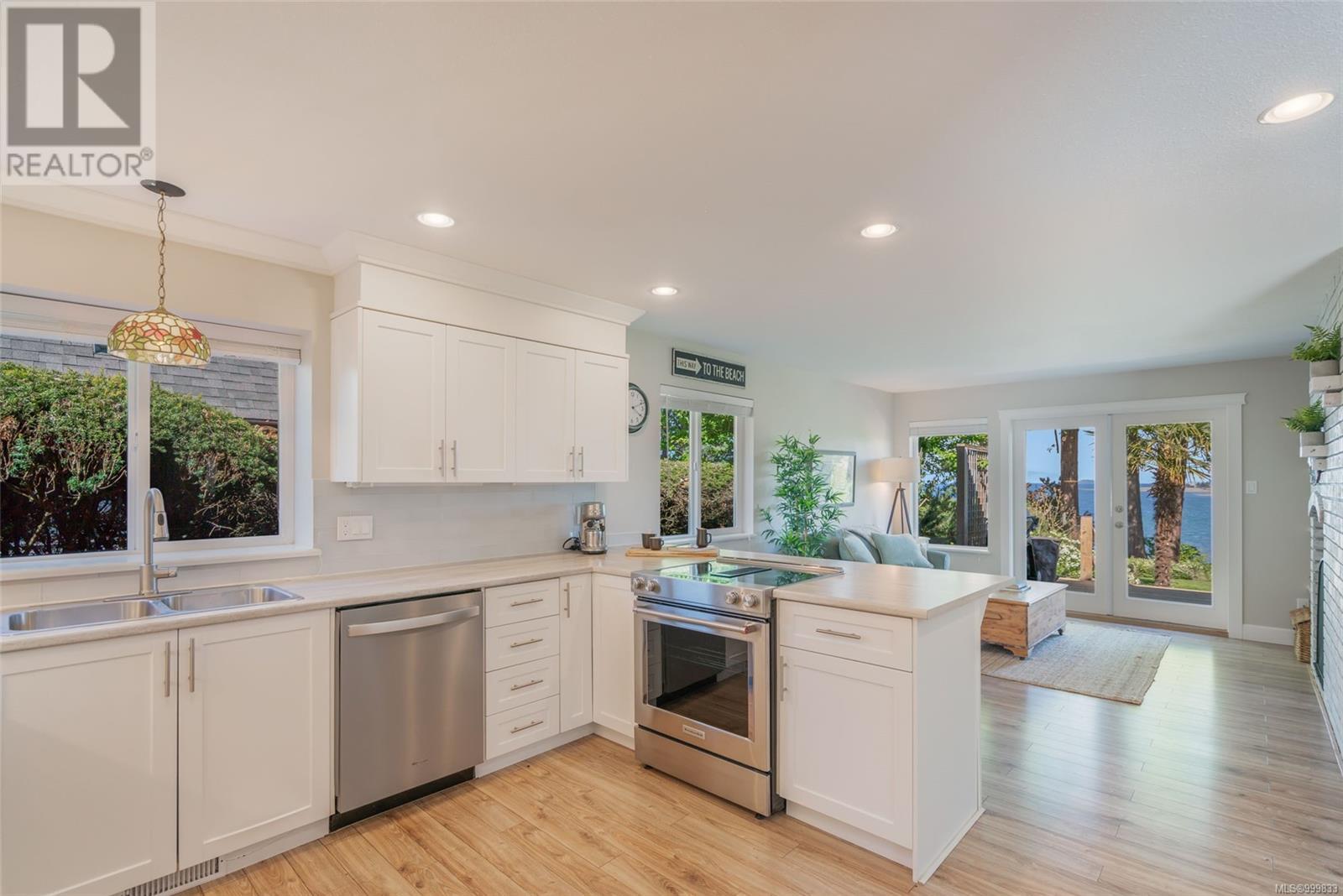 428 Dogwood St N, Parksville real estate listing 999833