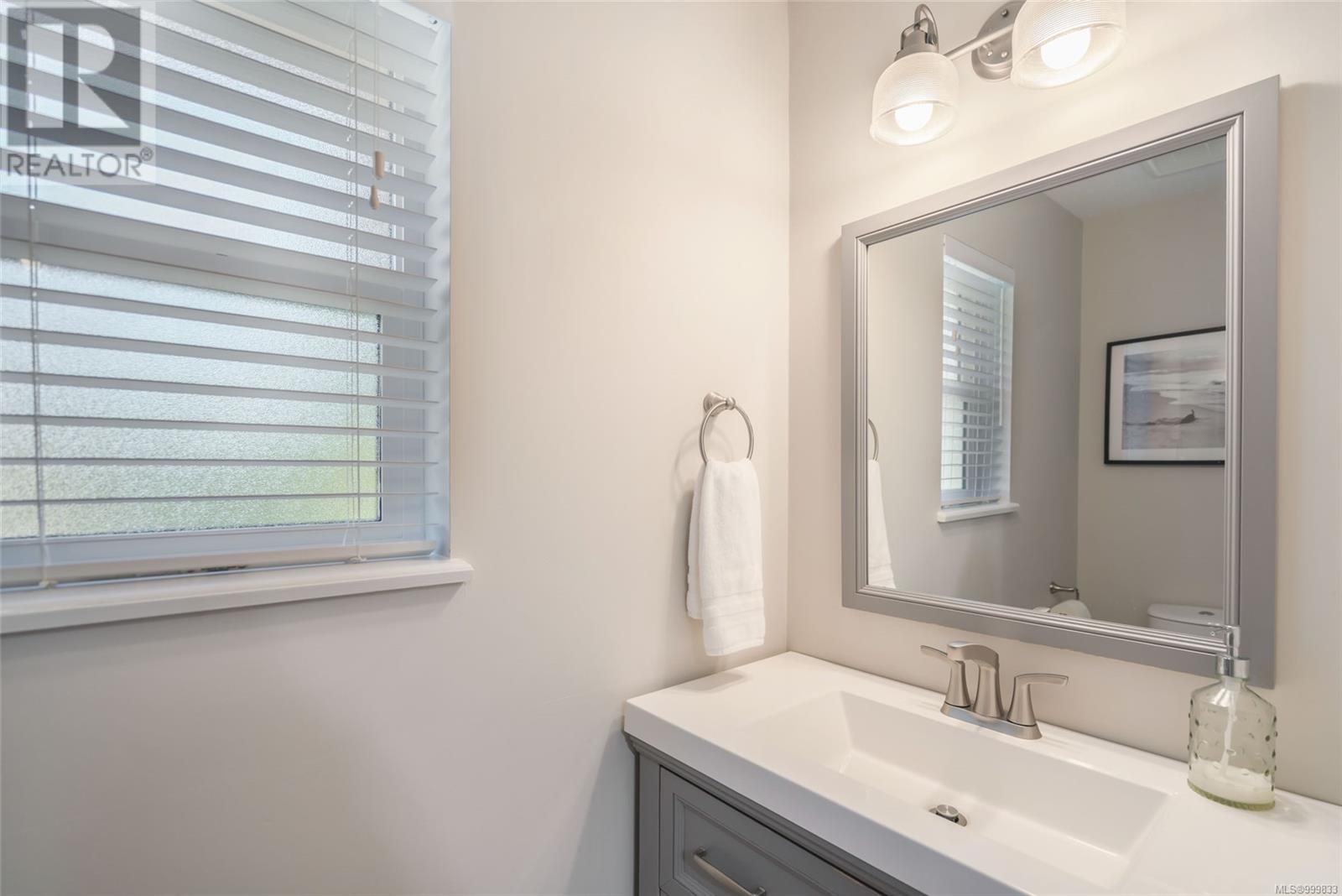 428 Dogwood St N, Parksville real estate listing 999833