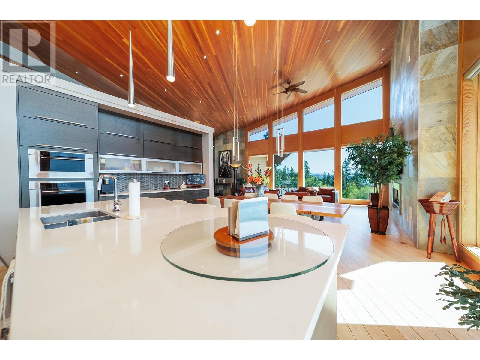 13889 Ogilvey Lane, Lake Country