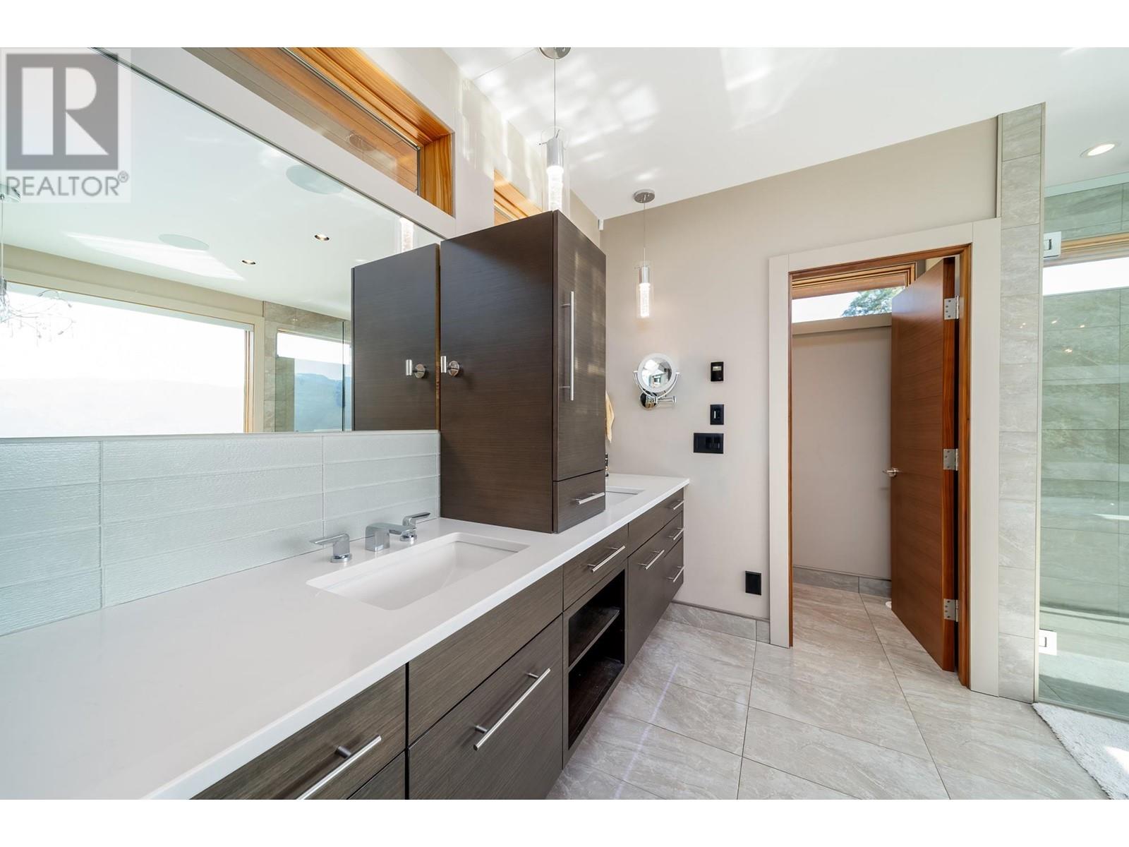 13889 Ogilvey Lane, Lake Country
