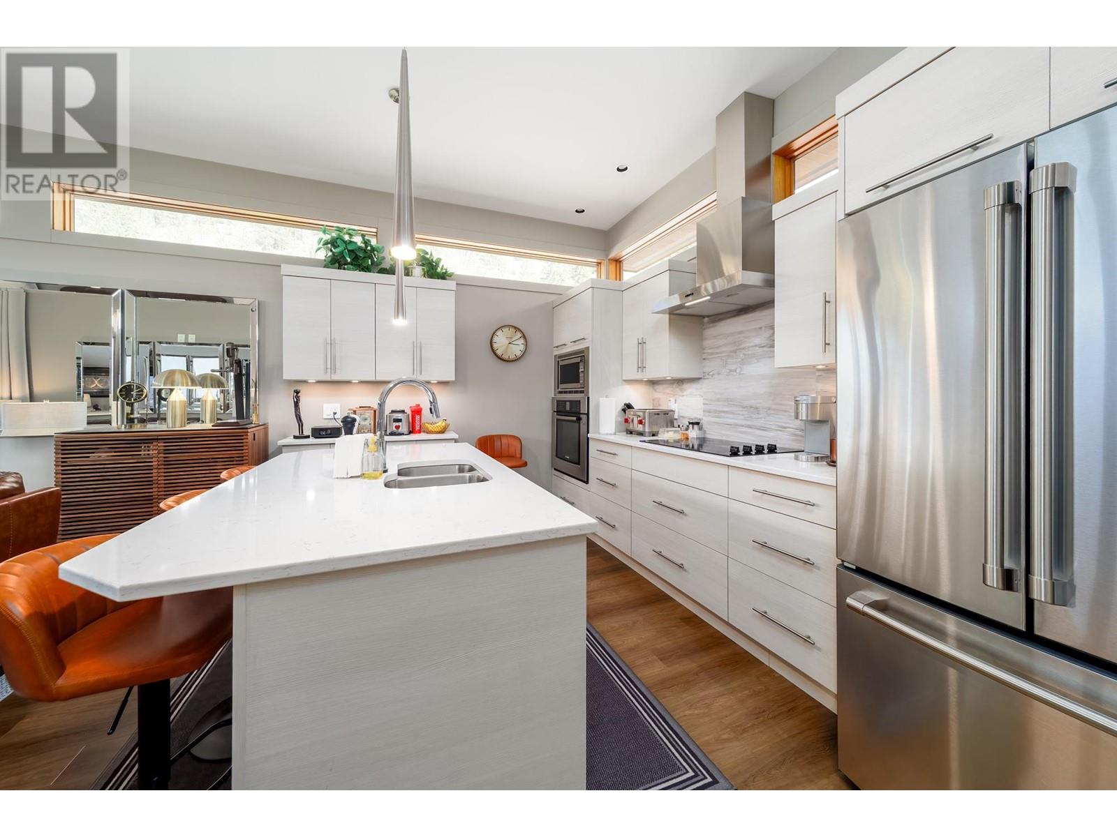 13889 Ogilvey Lane, Lake Country