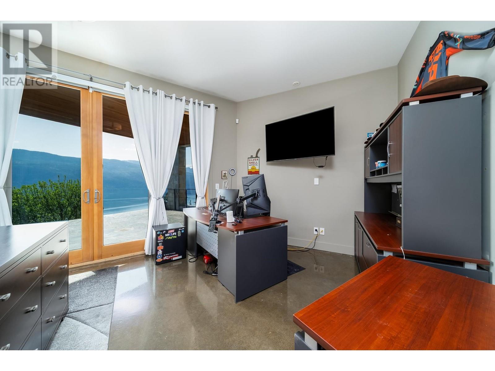 13889 Ogilvey Lane, Lake Country