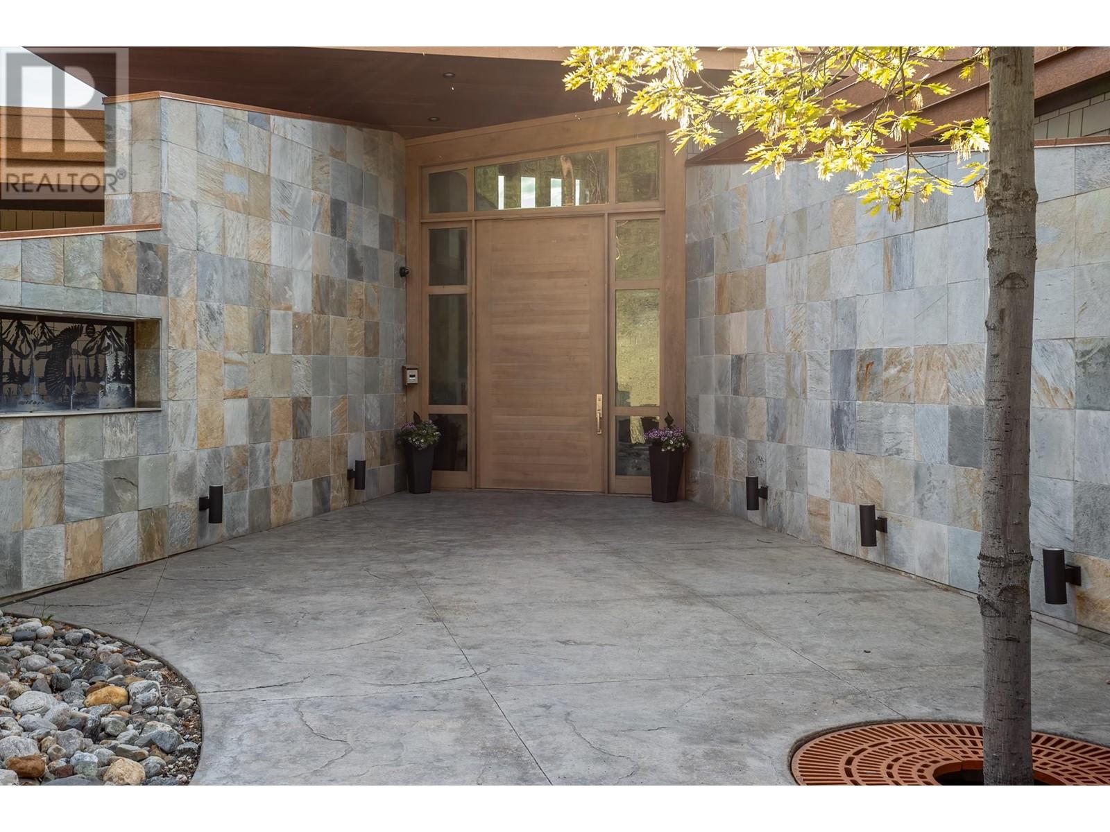 13889 Ogilvey Lane, Lake Country
