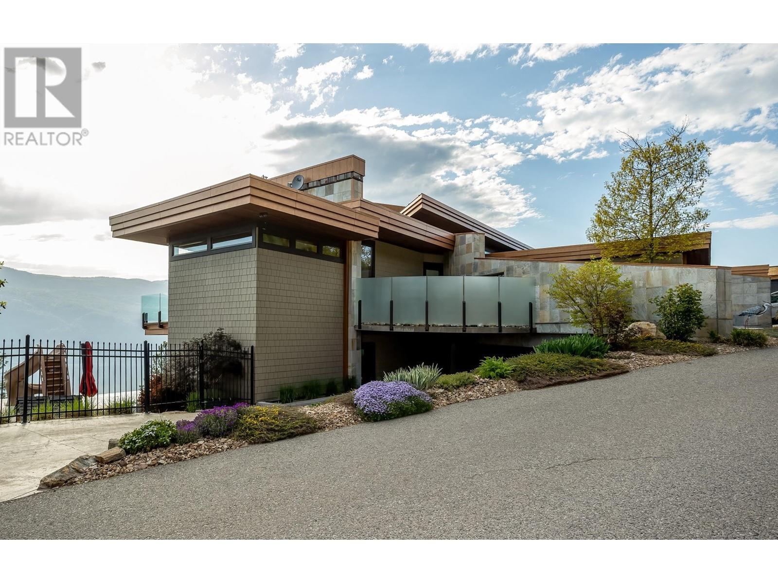 13889 Ogilvey Lane, Lake Country