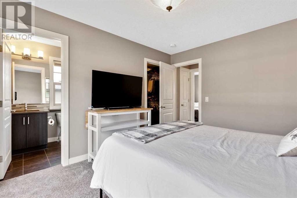 401, 32 Horseshoe Crescent, Cochrane, Alberta