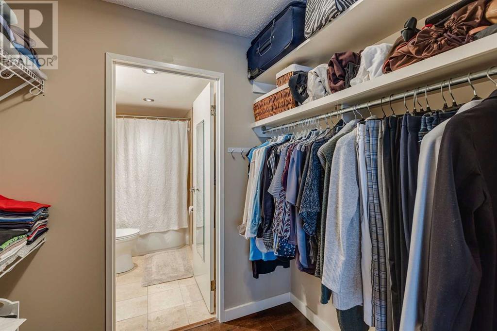 Single Family House for Sale in E   Avenue SW Mission Calgary 