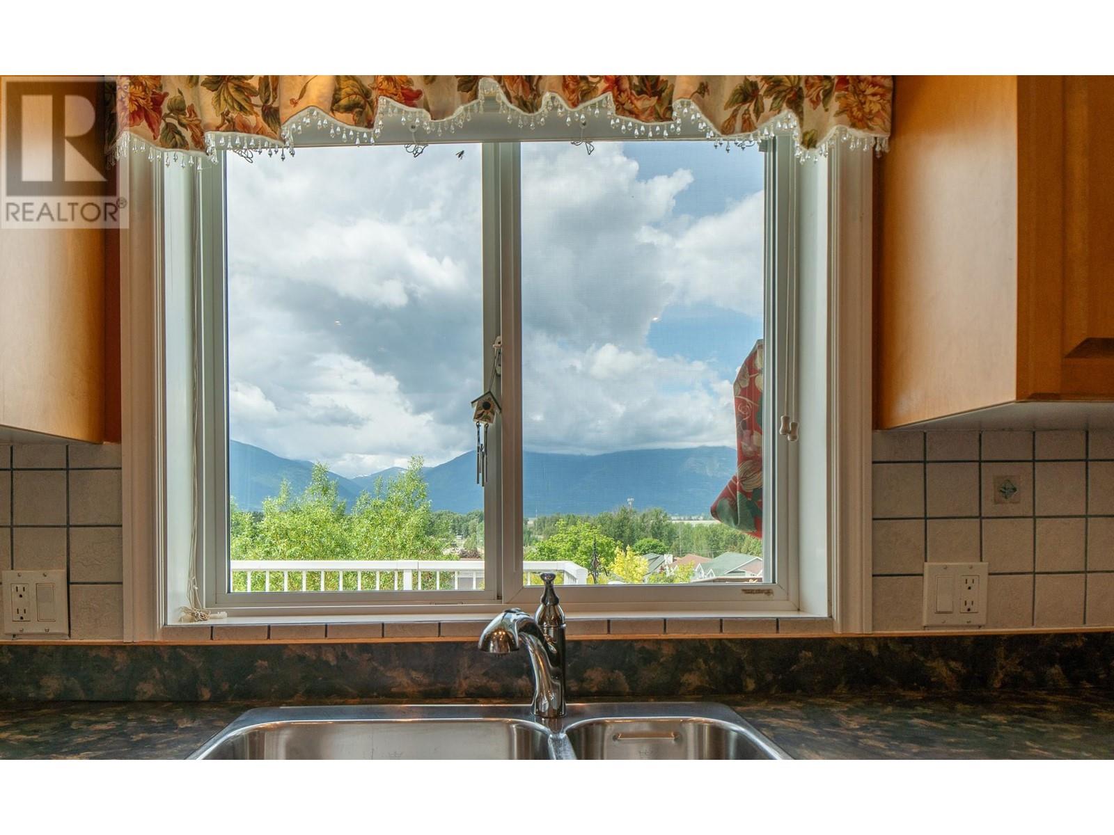 423 6th Avenue S, Creston