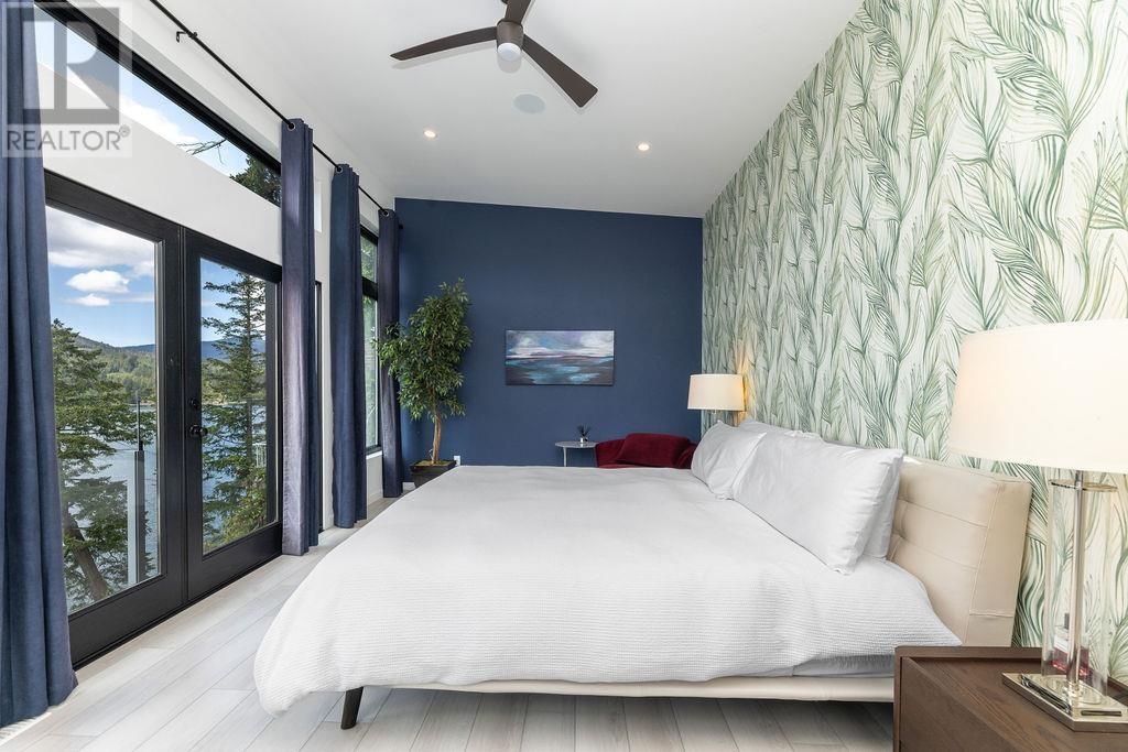 6101 -6099 CORACLE DRIVE, Sechelt