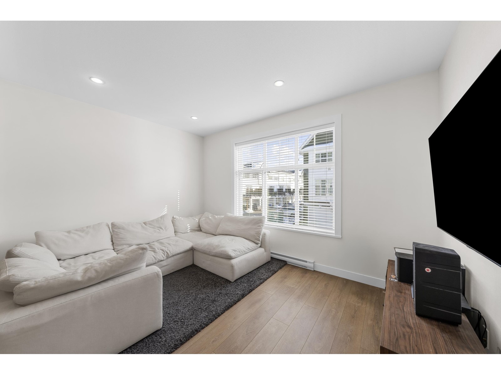 Photo 12 of 42 27735 Roundhouse Drive, Abbotsford BC