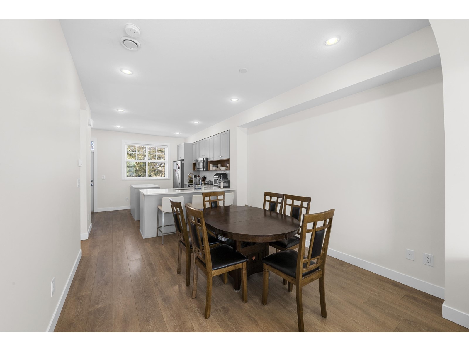 Photo 13 of 42 27735 Roundhouse Drive, Abbotsford BC