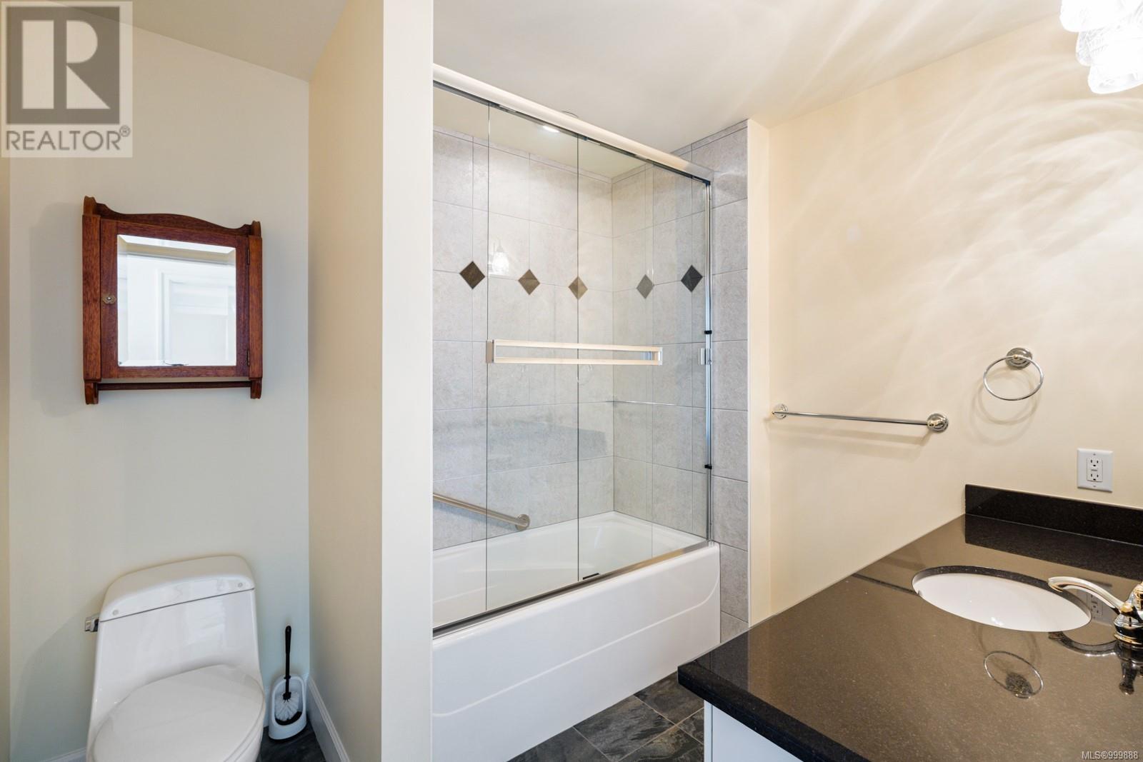 Photo 32 of 821 21 Dallas Rd, Victoria BC