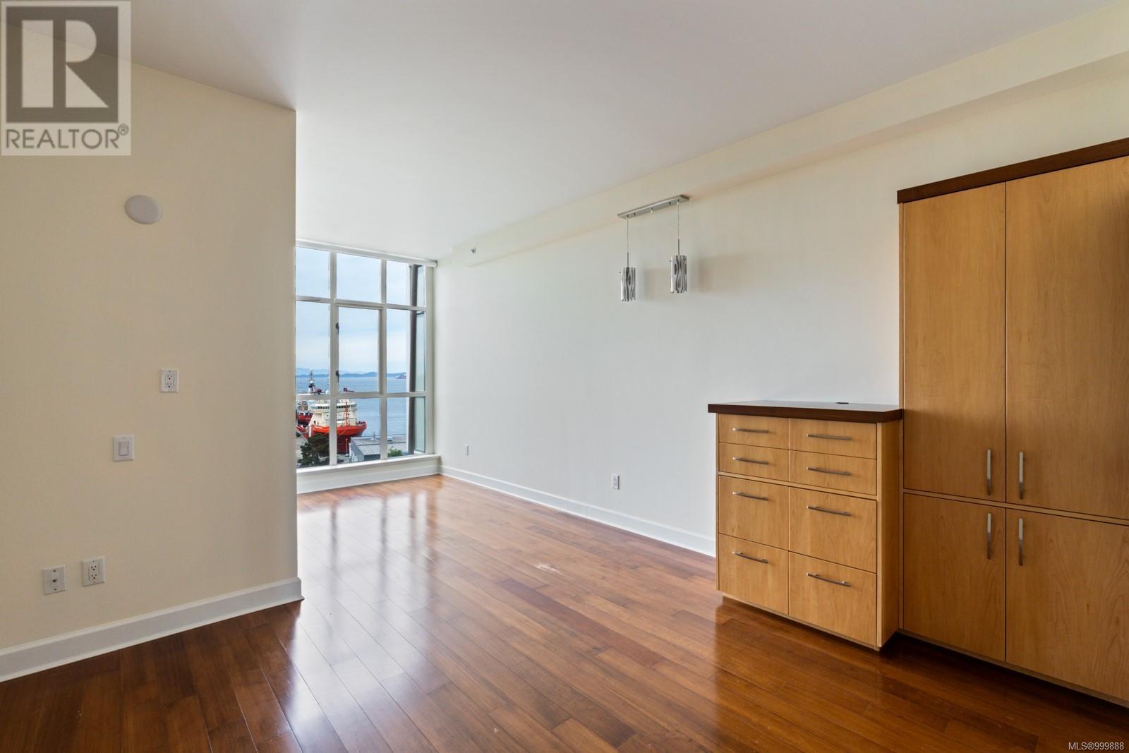 Photo 22 of 821 21 Dallas Rd, Victoria BC