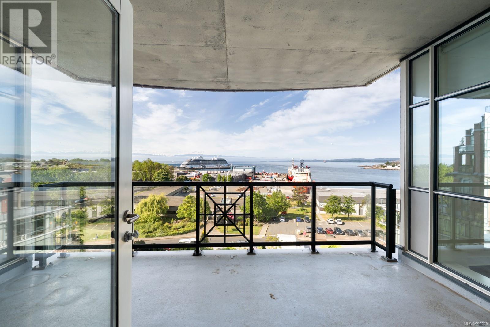 Photo 35 of 821 21 Dallas Rd, Victoria BC