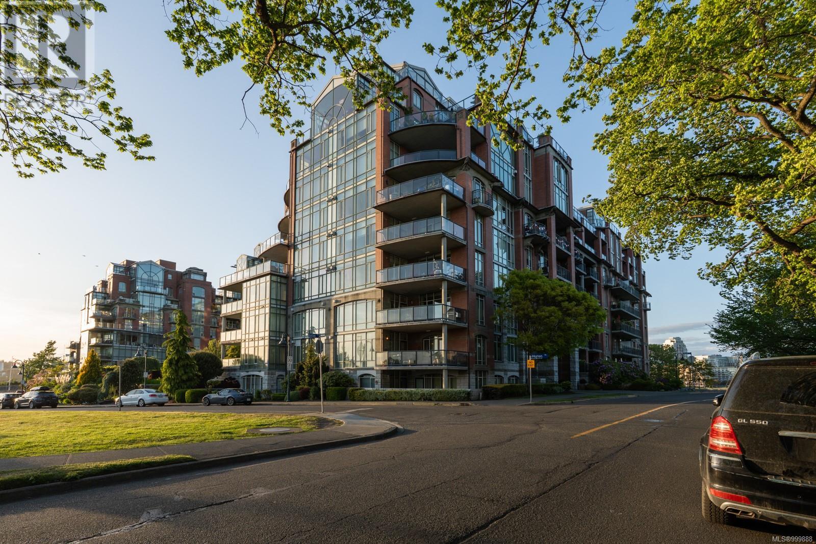 821 21 Dallas Rd, Victoria