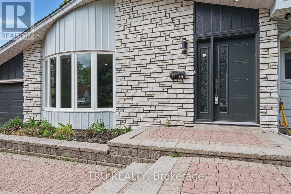 2114 Balharrie - Front