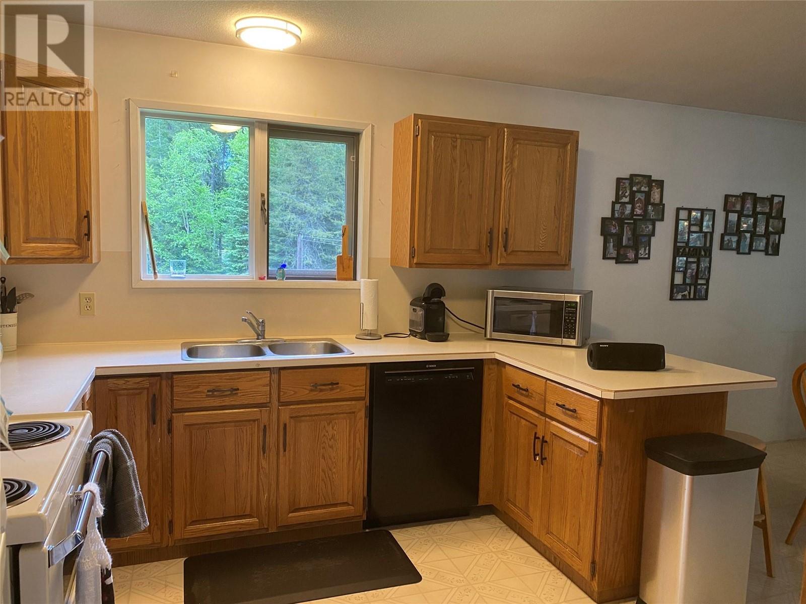 1050 Webb Road, South Slocan