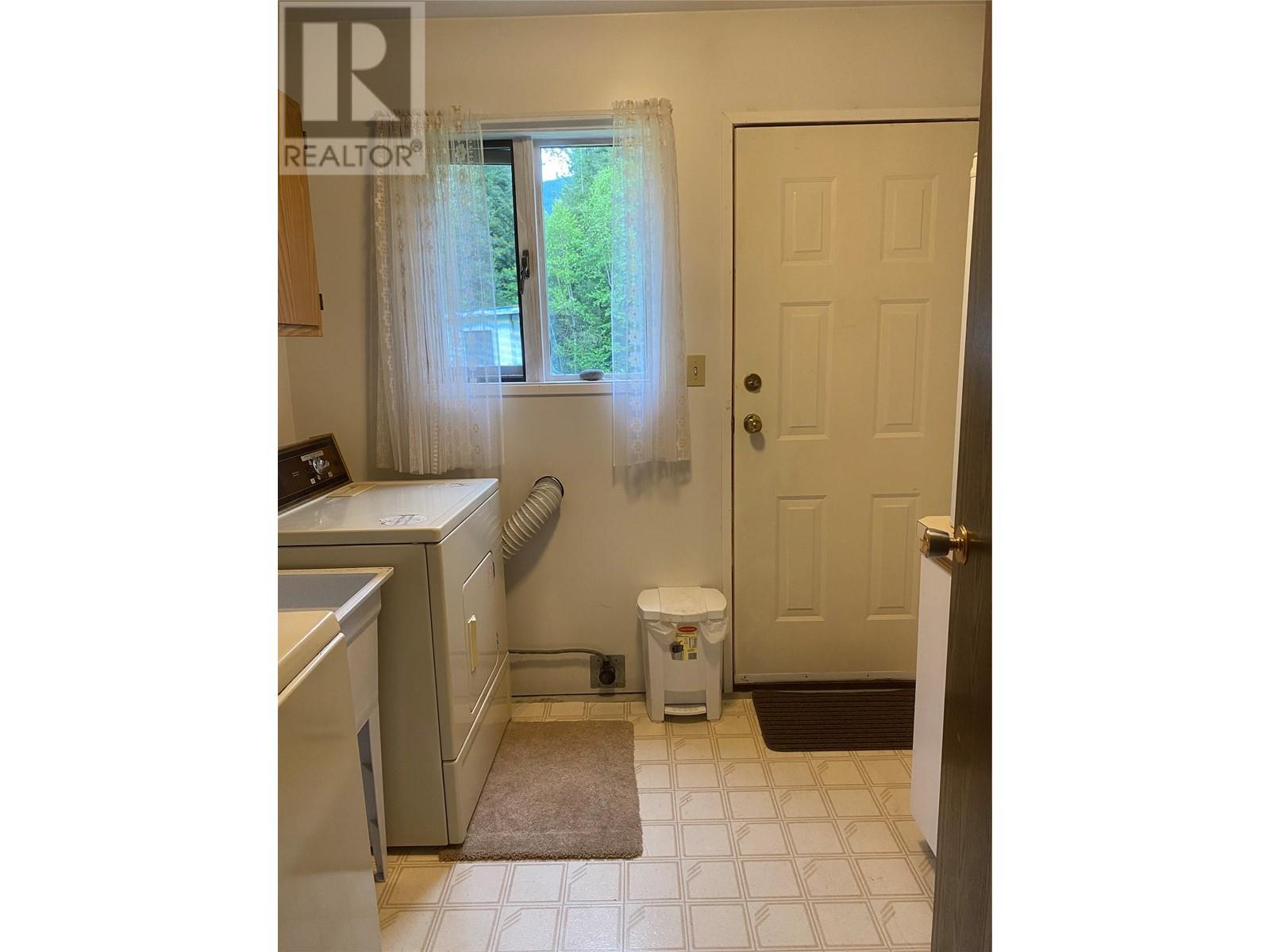 1050 Webb Road, South Slocan
