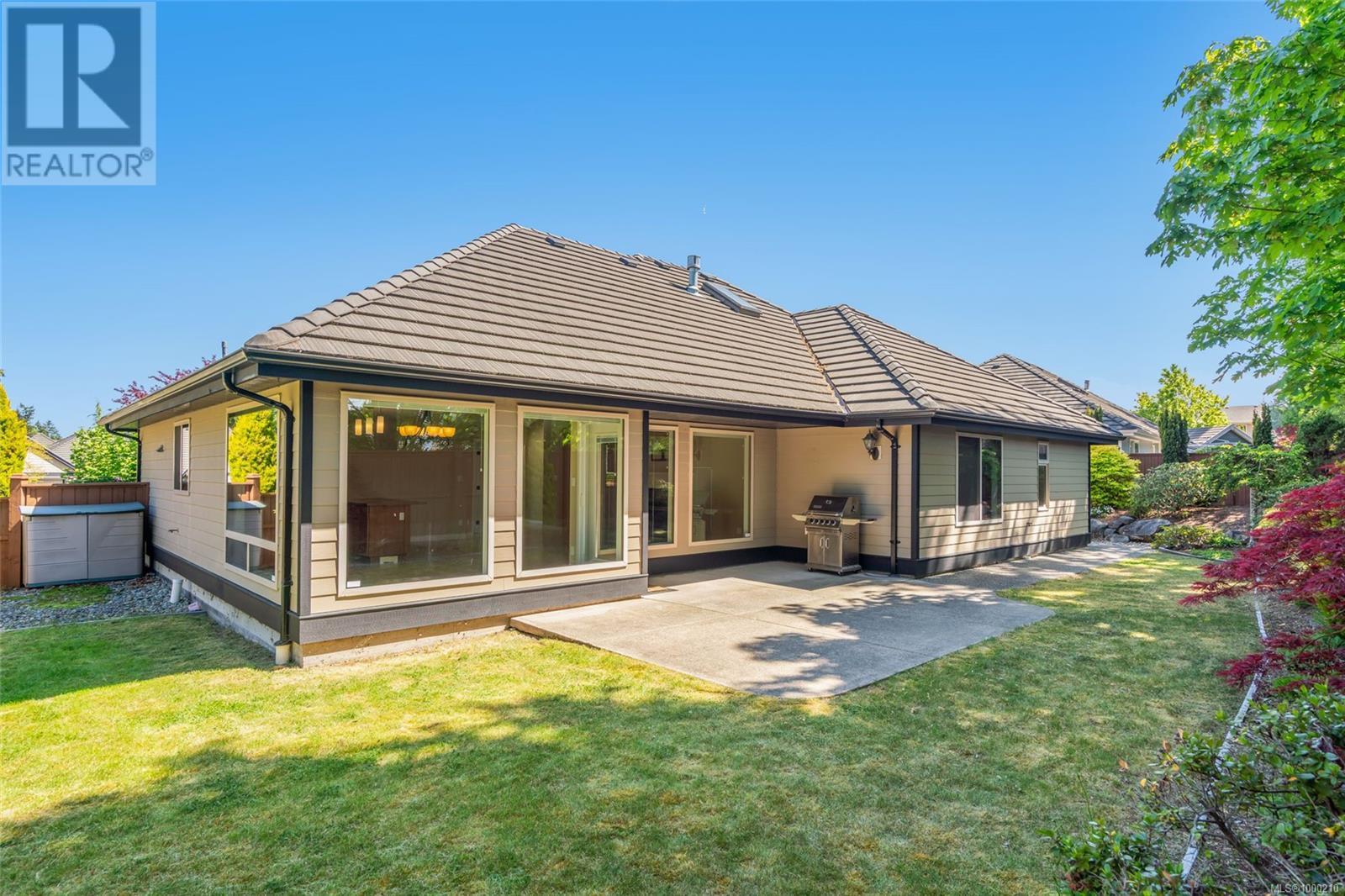 978 Cantebury Pl, Qualicum Beach