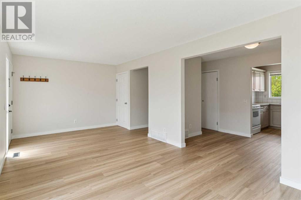 Single Family House for Sale in   Pensacola Crescent SE Penbrooke Meadows Calgary 