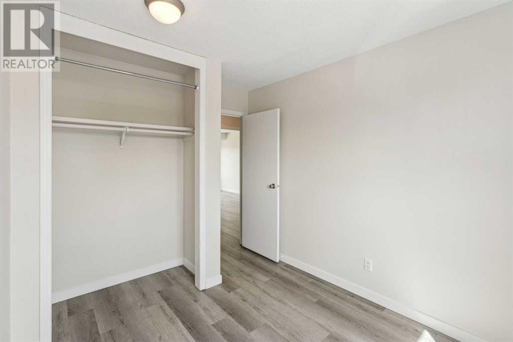 Single Family House for Sale in   Pensacola Crescent SE Penbrooke Meadows Calgary 
