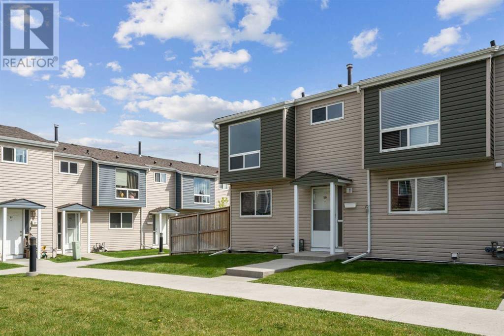 Single Family House for Sale in   Pensacola Crescent SE Penbrooke Meadows Calgary 