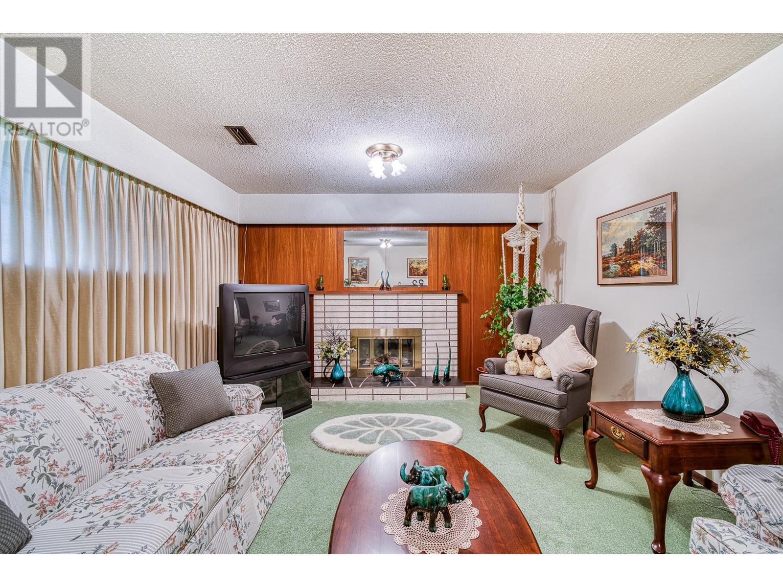 Photo 15 of 896 E 56th Avenue, Vancouver BC
