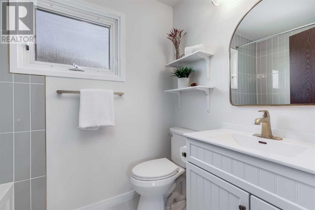 Single Family House for Sale in  Edgehill Drive NW Edgemont Calgary 