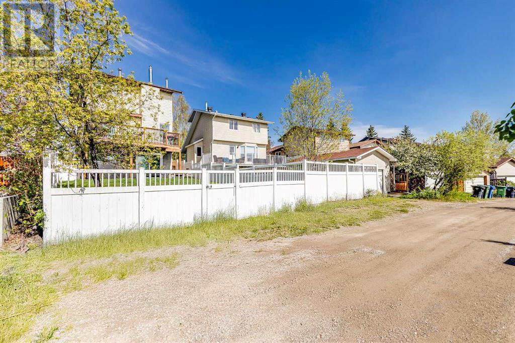 Single Family House for Sale in  Edgehill Drive NW Edgemont Calgary 