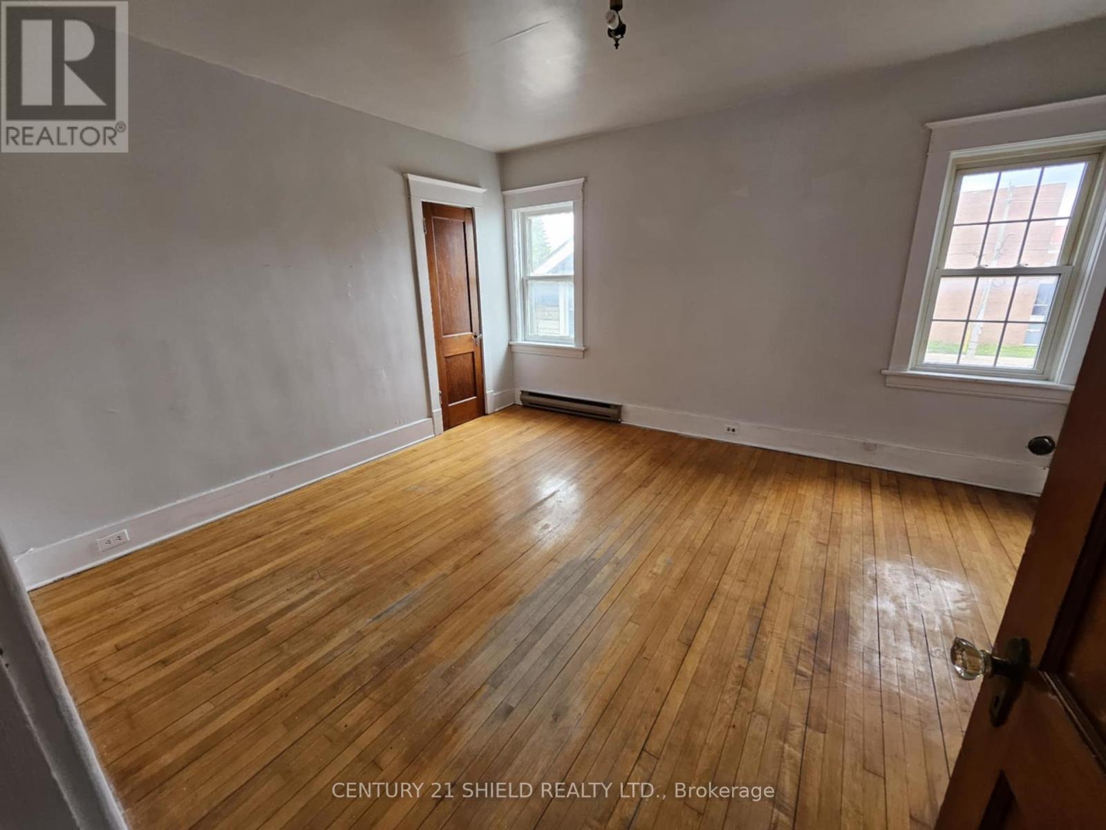 Photo 4 of 125 Marlborough Street, Cornwall ON