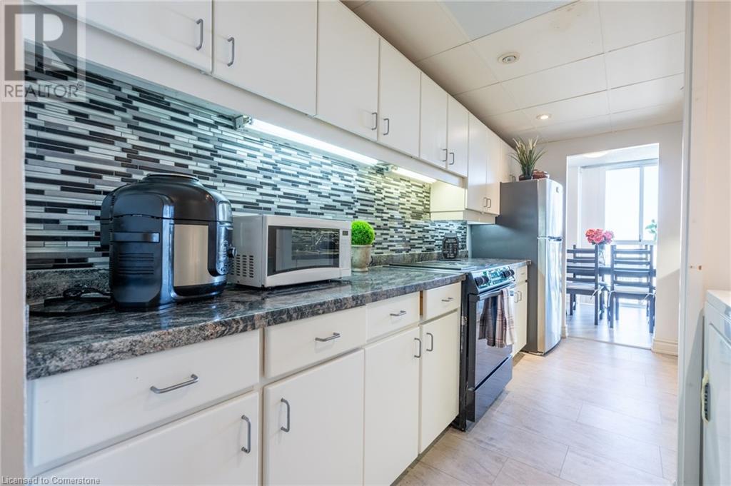 Photo 8 of 3650 Kaneff Crescent Unit 2302, Mississauga ON