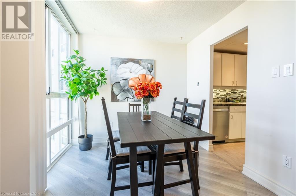 Photo 10 of 3650 Kaneff Crescent Unit 2302, Mississauga ON