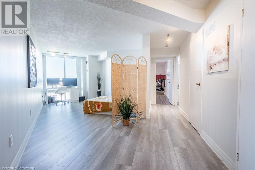 Photo 17 of 3650 Kaneff Crescent Unit 2302, Mississauga ON