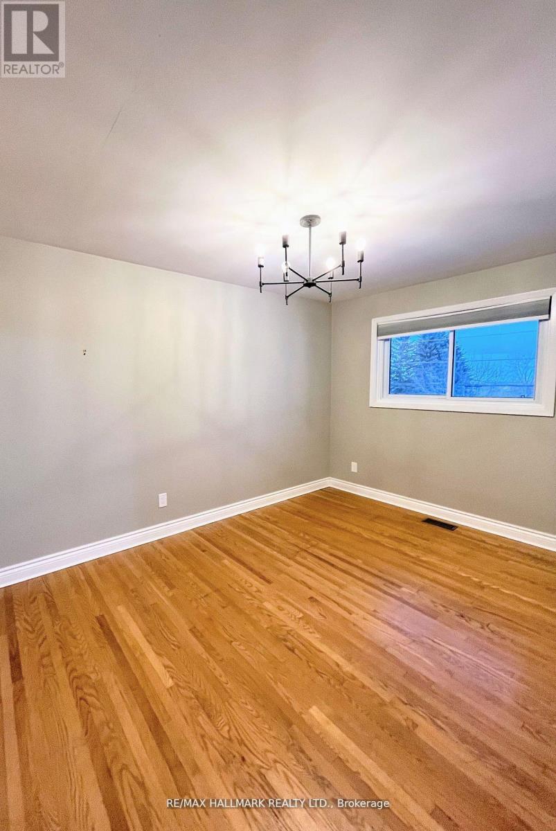 Photo 12 of 587 Spillsbury Drive, Peterborough West ON
